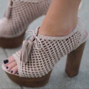 Alexus Pencey leather platform heels